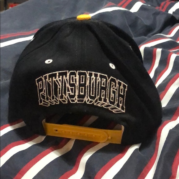 Pittsburg Penguins Snap Back - Picture 3 of 5